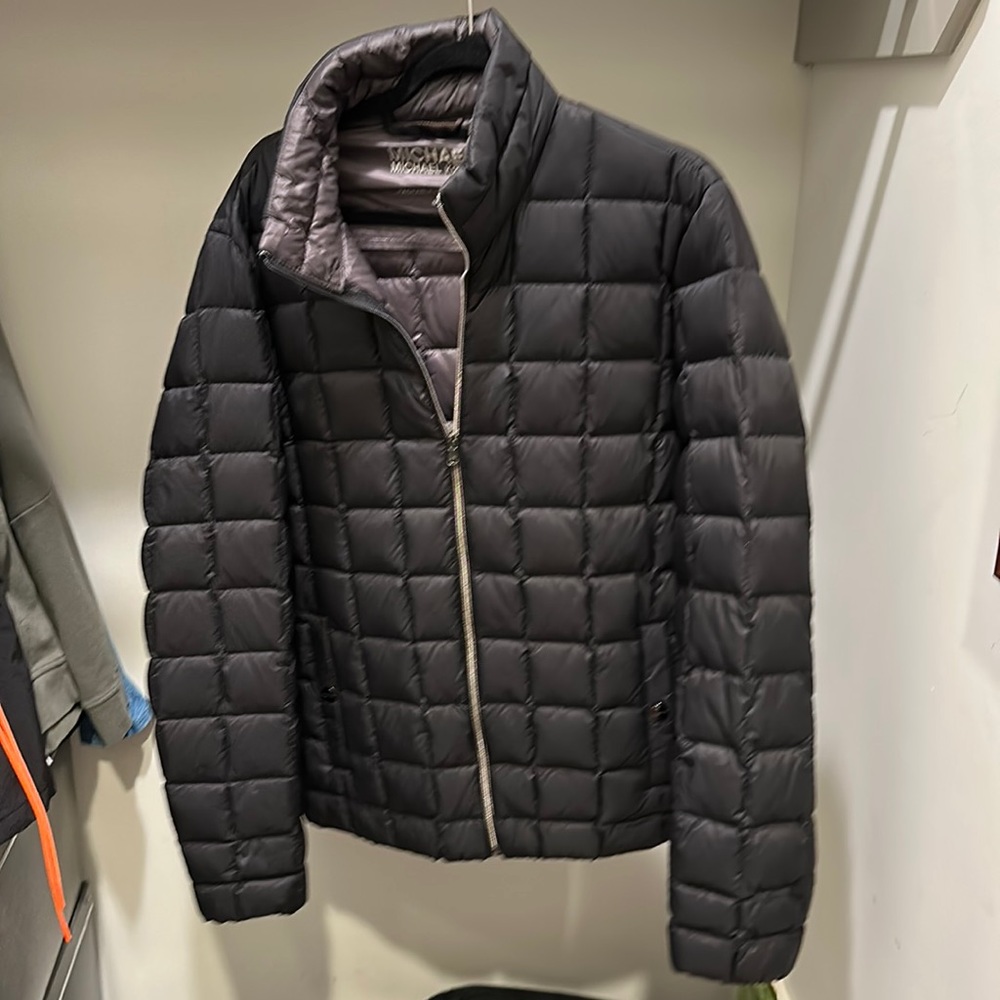 Men’s Michael Kors packable down fill jacket (Medium)